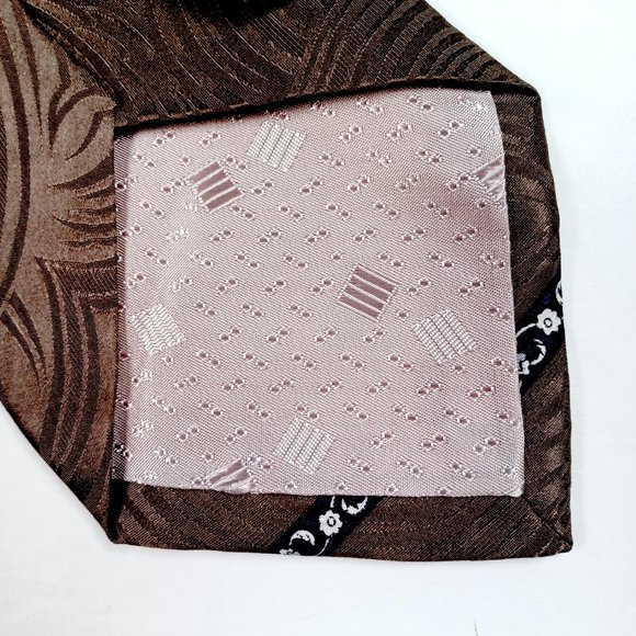 JT Beckett Brown Silk Necktie Flowers in Vase with Flower Chain 60 inches long - Picture 4 of 6